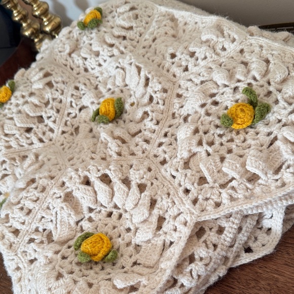 Handcrafted Cream Crochet Throw with Yellow Accents - Picture 4 of 4